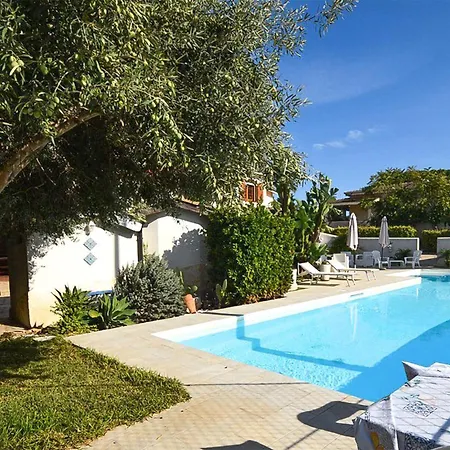 Gorgeous In Nyaraló Noto